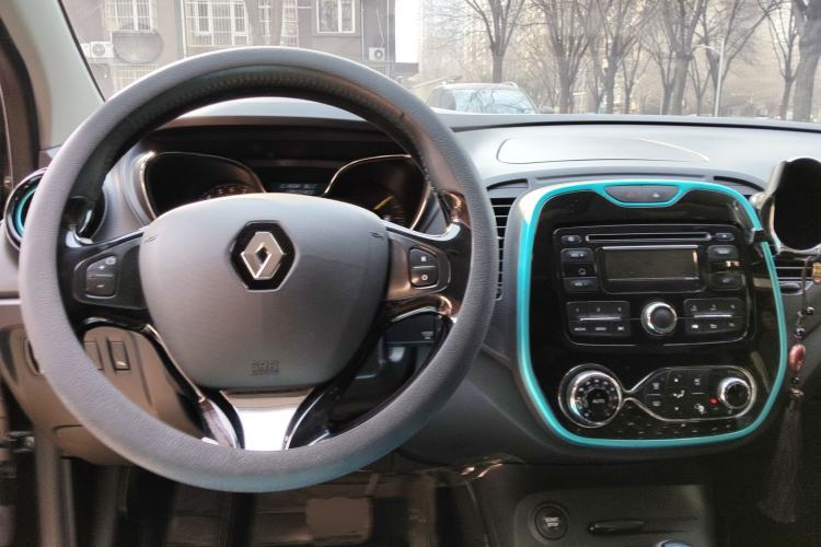 Used Renault Captur 2015 1.2T Automatic Comfort First Edition Steering Wheel