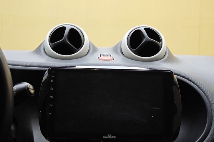 Used smart fortwo 2015 1.0L 52 kW hardtop Dynamic version