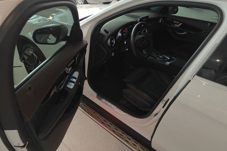 Used Mercedes-Benz GLC 2019 GLC 260 L 4MATIC Dynamic Model