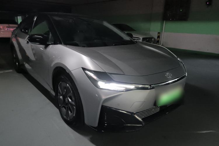 Used Toyota bZ3 2024 517 km Elite PRO Front Right 45 Deg