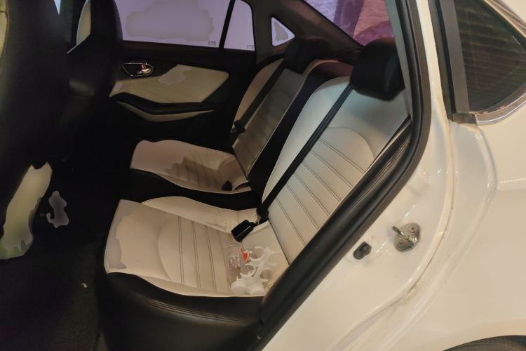 Used Soueast V5 Lingzhi 2017 1.5L CVT New Yiyi Model Left Rear Seat