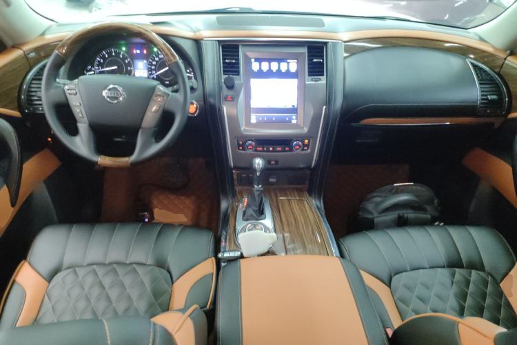 Used Nissan Patrol 2018 Y62 4.0 XE Middle East Center Console