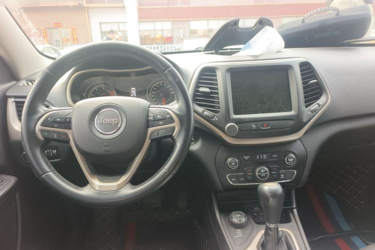 Used Jeep Cherokee 2016 2.4L Professional Smart Version