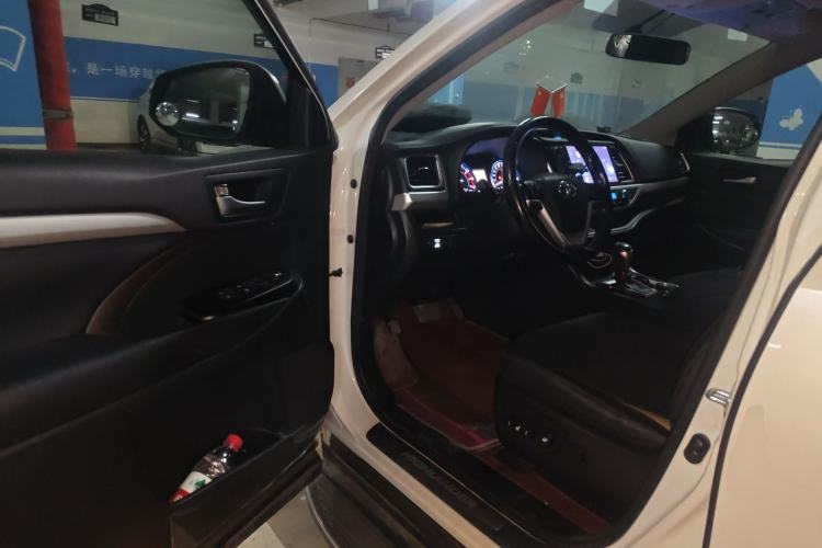 Used Toyota Highlander 2015 2.0T Four-Wheel Drive Luxury Edition 7-Seater Driver Seat