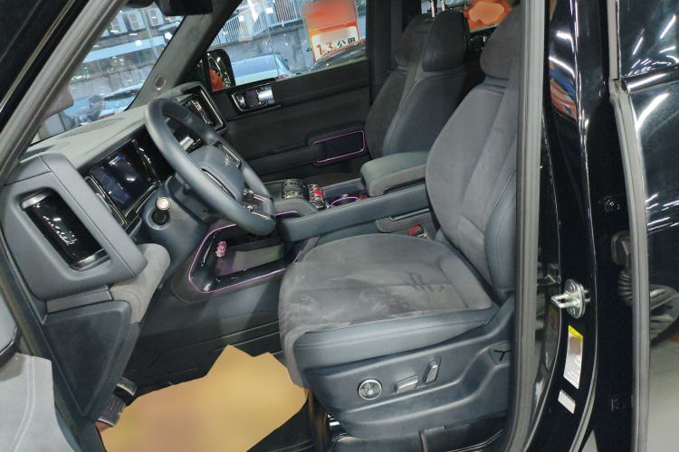 Used Formula Leopard 5 2023 Cloud Ride Flagship Edition
