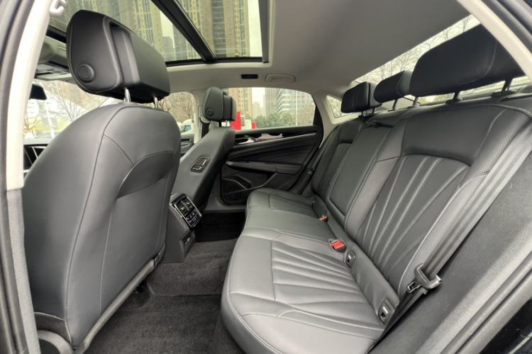 Used Volkswagen Passat 2025 Outstanding Model 380TSI Starry Dragon Edition Interior 3