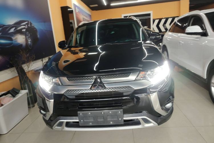 Used Mitsubishi Outlander 2019 2.0L Two-Wheel Drive Comfort Edition 5 Seats China VI Standard