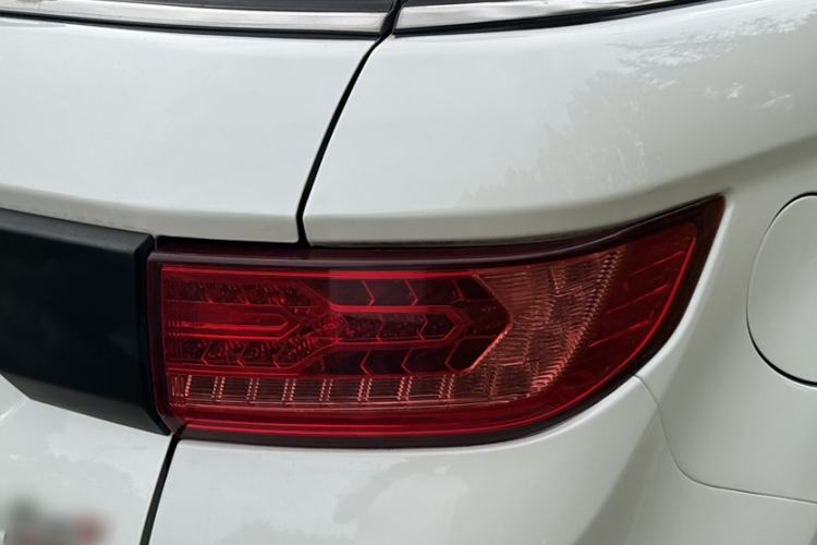 Used Land X7 2015 2.0T Panoramic Prestige Edition
