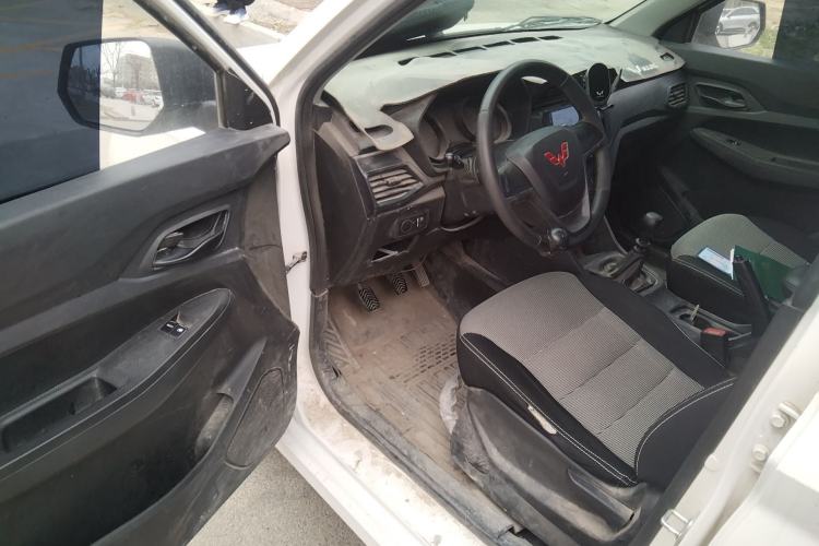 Used Wuling Hongguang 2021 1.5L Revised S Base Version with Electric Power Steering LAR
