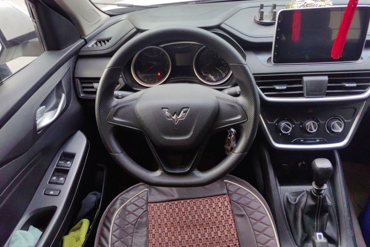 Used Wuling Hongguang S3 2019 1.5L Manual Standard Version China VI Standard Steering Wheel