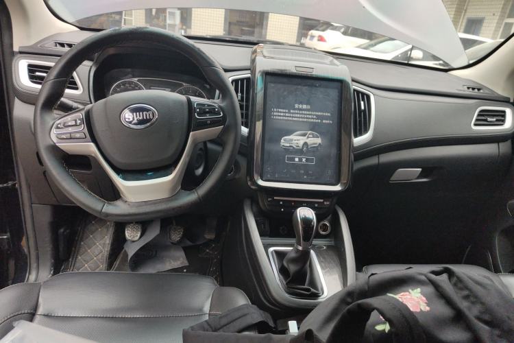 Used SWM X7 2016 1.5T Manual Luxury Edition 7 Seats
