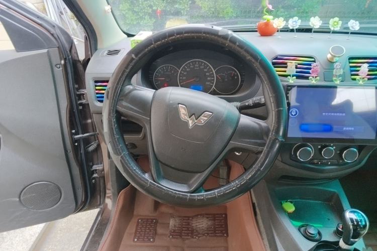 Used Wuling Hongguang 2014 1.5L S Standard Version