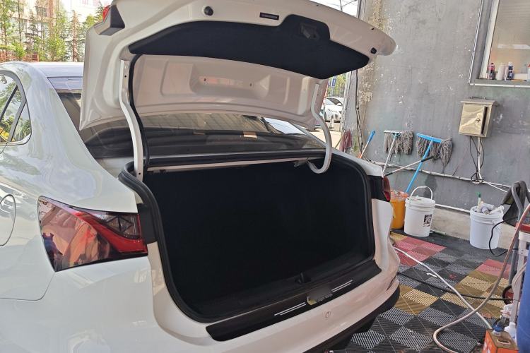 Used Roewe i5 2023 1.5L Manual Excellence Edition Trunk