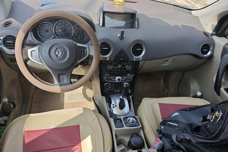 Used Renault Koleos 2012 2.5L Two-Wheel Drive Comfort Edition with Navigation Center Console