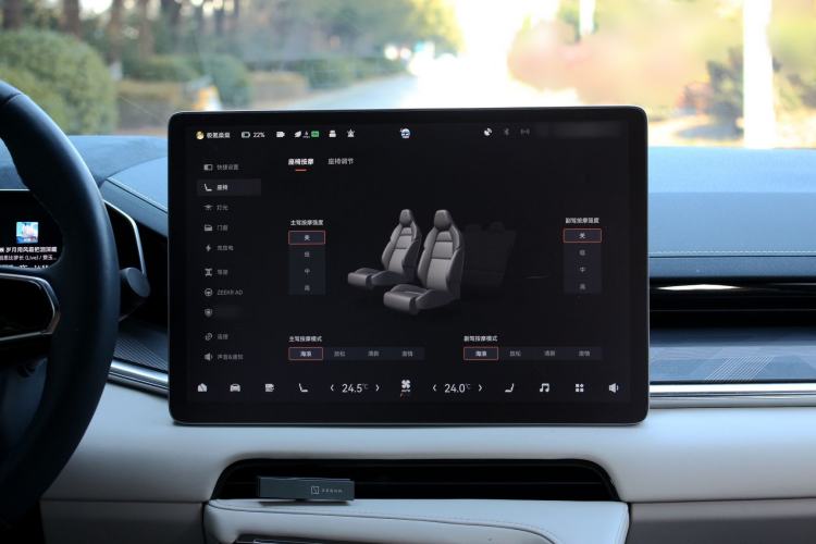 Used Zeekr 001 2022 Ultra-Long Range Dual-Motor YOU Version Interior 9