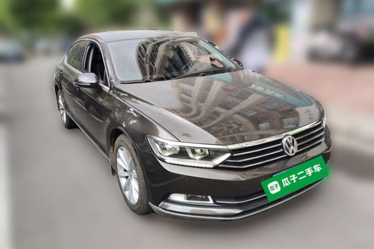 Used Volkswagen Magotan 2017 330TSI DSG Leading Model Front Right 45 Deg