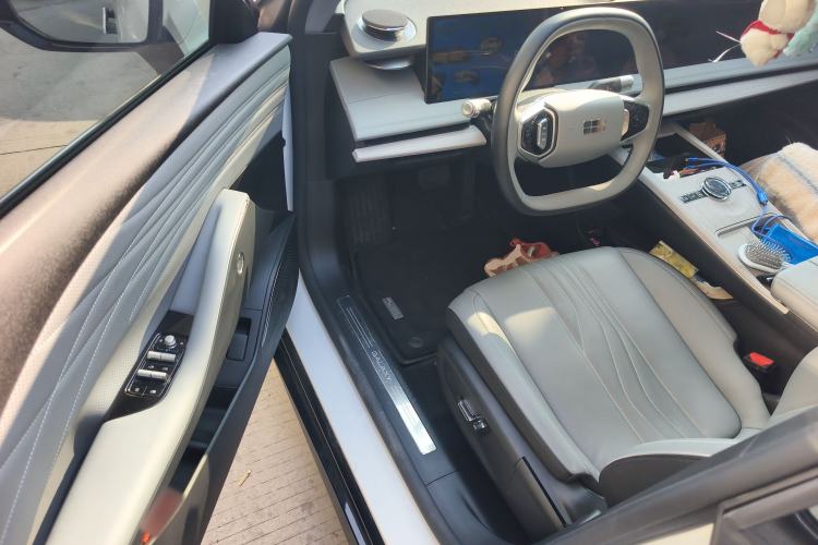 Used Geely Galaxy E8 2024 550 km Range Rear-Drive Dragon Edition Driver Seat