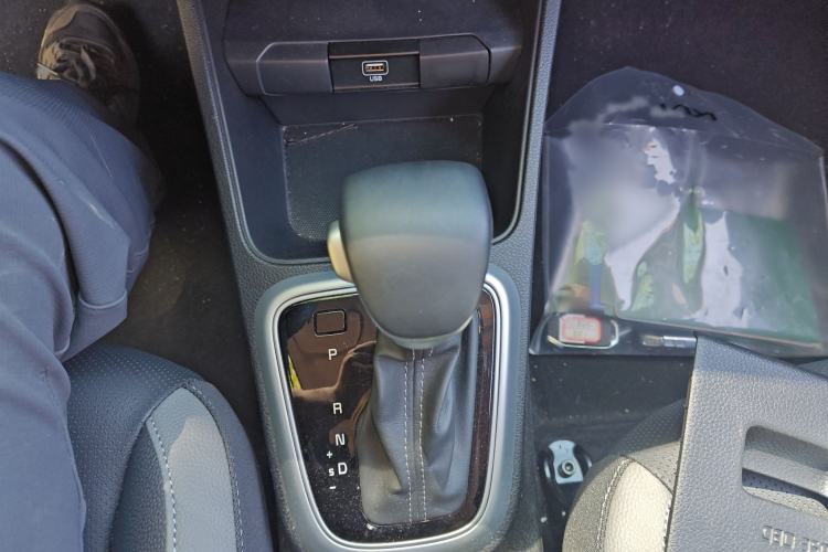 Used Kia kx1 Stonic 2021 1.4L CVT Fun Edition Gear Lever