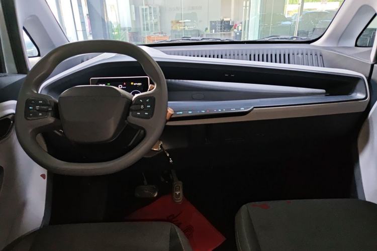 Used Baojun KiWi EV 2021 Designer Lithium Iron Phosphate Center Console