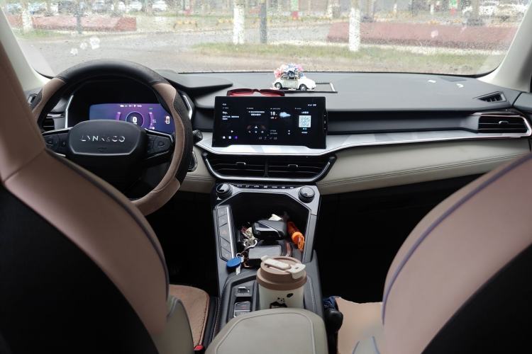 Used Lynk & Co 06 EM-P 2022 PHEV Shero Pink Special Edition