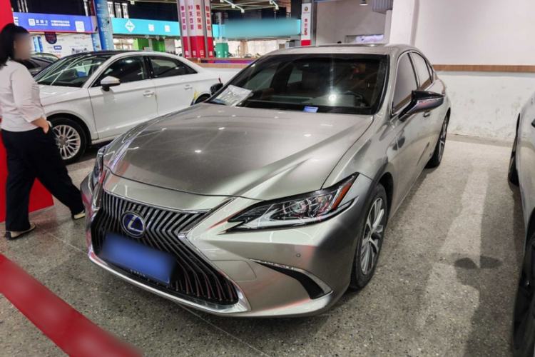 Used Lexus ES 2020 300h Premier Edition