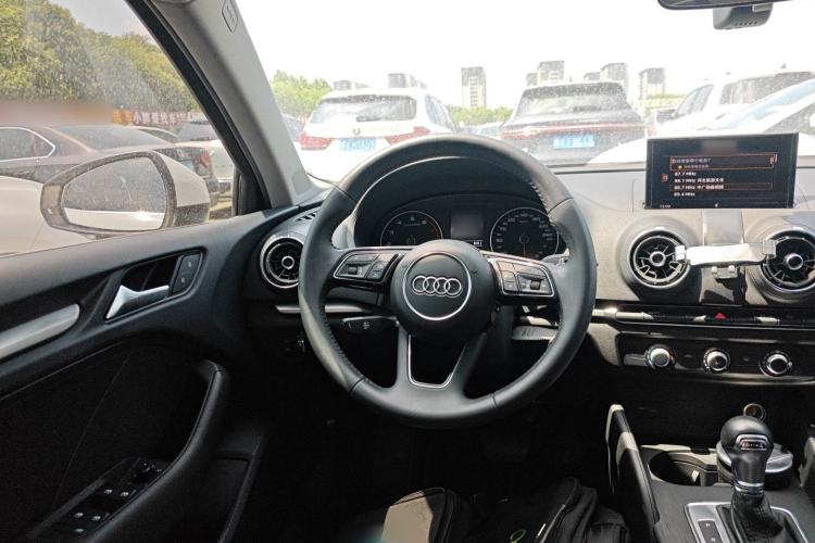 Used Audi A3 2020 Restyled Limousine 35 TFSI Ambition Version China VI
