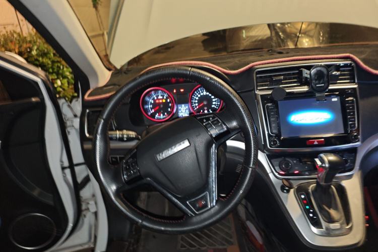 Used Haval H6 2016 Upgraded Model 1.5T Automatic Two-Wheel Drive Prestige Version
