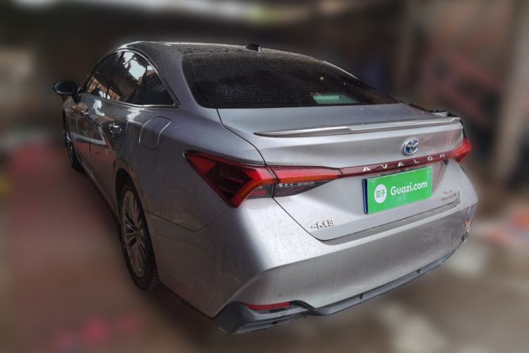 Used Toyota Avalon 2019 Dual-Engine 2.5L XLE Prestige Version China VI Standard
