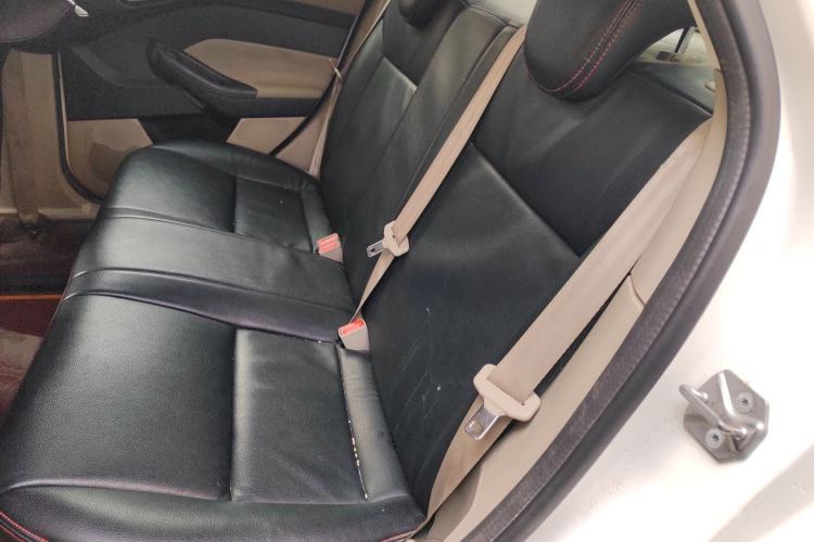 Used Ford Focus 2015 Sedan 1.6L Manual Comfort Model
