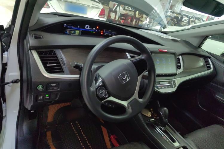 Used Honda Jade 2016 1.8L Automatic Comfort Elite Version 5 Seats Center Console