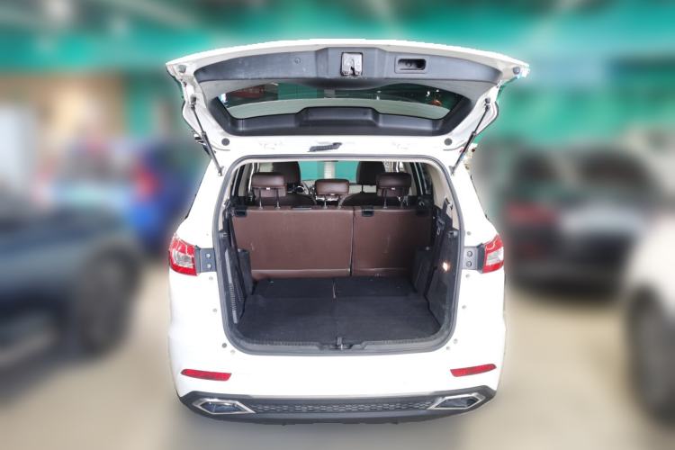 Used Lifan Auto Xuanlang 2017 2.0L CVT Comfort Edition Trunk