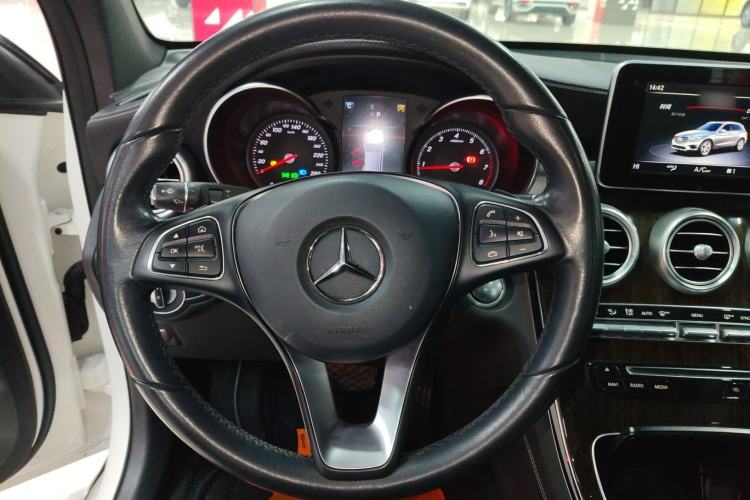 Used Mercedes-Benz GLC 2019 Facelift GLC 260 L 4MATIC Luxury Model
