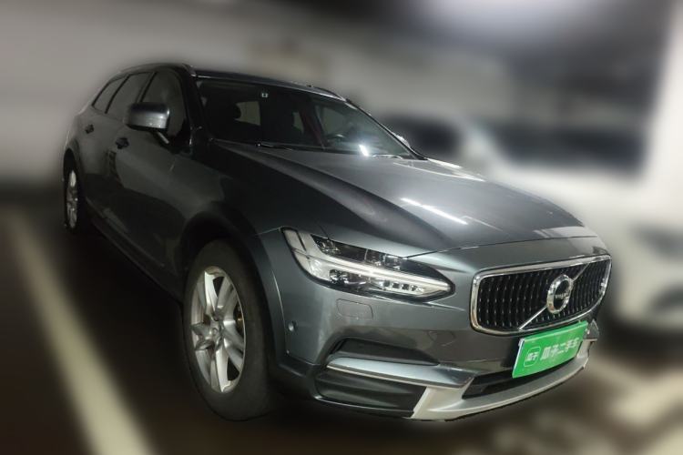 Ojetý Volvo V90 2017 Cross Country T5 AWD Smart Range Edition