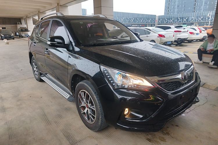 Used BYD Song 2017 Gaishi Upgrade Edition 1.5TI Manual Elite Model Exterior 1