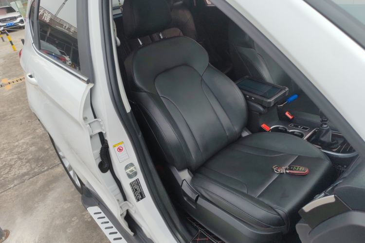 Used Haval H2 2017 Red-Label 1.5T Manual Two-Wheel Drive Luxury Model
