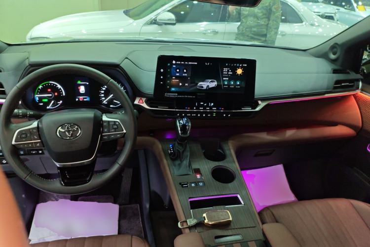 Used Toyota Sienna 2024 2.5L Hybrid Four-Wheel Drive Prestige Edition