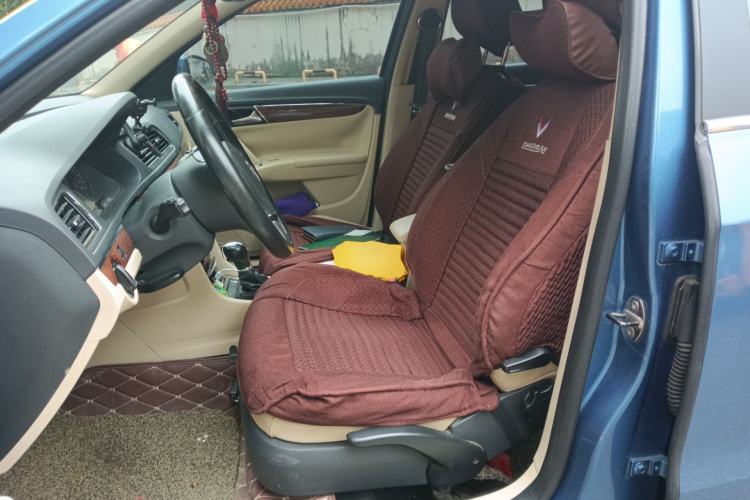 Used Volkswagen Lavida 2013 Revised Version 1.6L Automatic Luxury Edition Left Front Seat