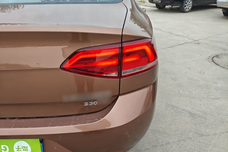 Used Volkswagen Lamando 2017 230TSI DSG Fashion Edition
