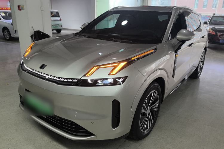 Used Lynk & Co 08 EM-P 2025 120km Long-Range Halo