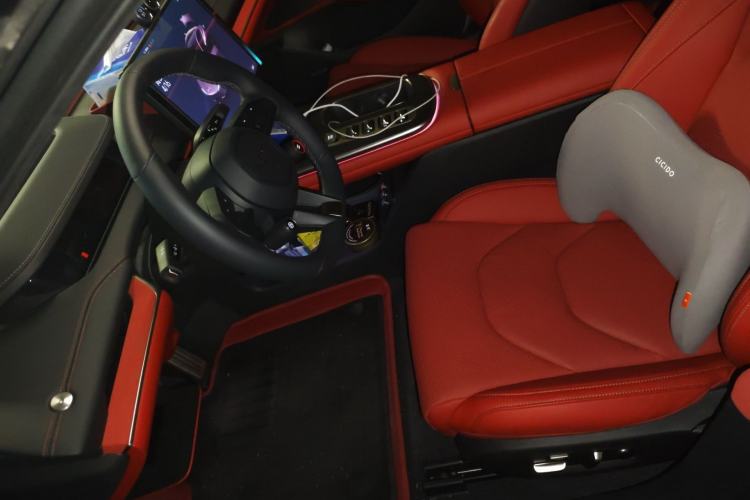 Used Xiaomi Auto SU7 2024 Four-Wheel Drive Ultra-Long Range Advanced Intelligent Driving Max Edition Left Front Seat