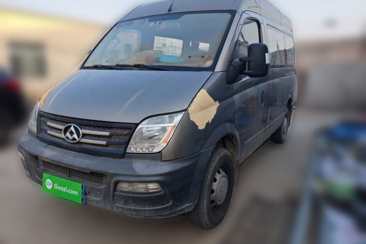 Used SAIC MAXUS Xintu V80 2017 2.5T 5-Speed Manual Aoyuntong National V Short Wheelbase Mid-Roof 5/6/10-Seater