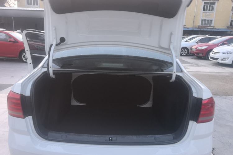 Used Volkswagen Lavida 2017 1.6L Automatic Fashion Edition