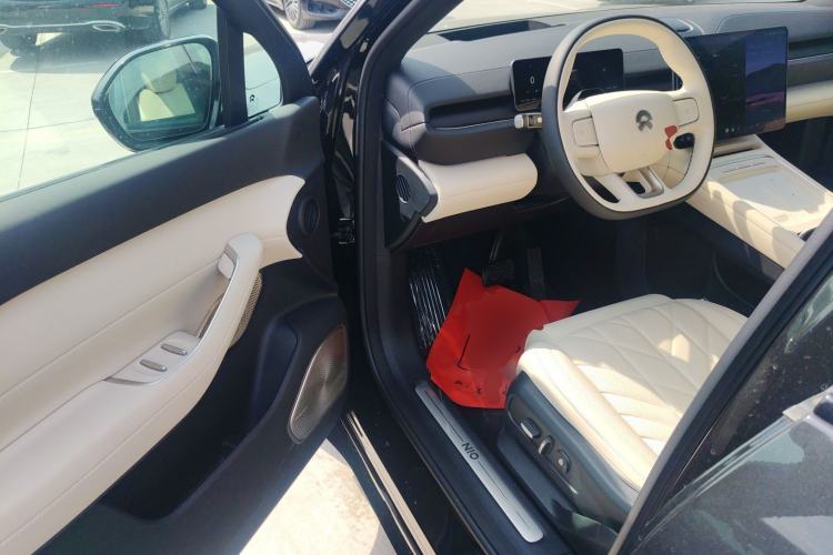 Used Nio EC6 2025 75 kWh Driver Seat