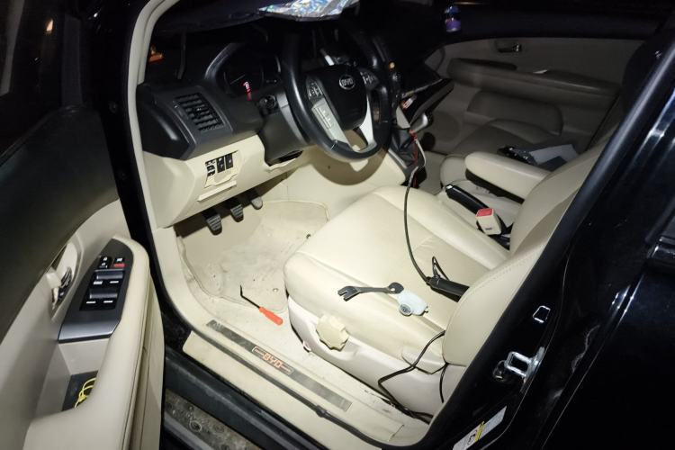 Used BYD S6 2013 Platinum Edition 2.0L Manual Luxury Model Driver Seat