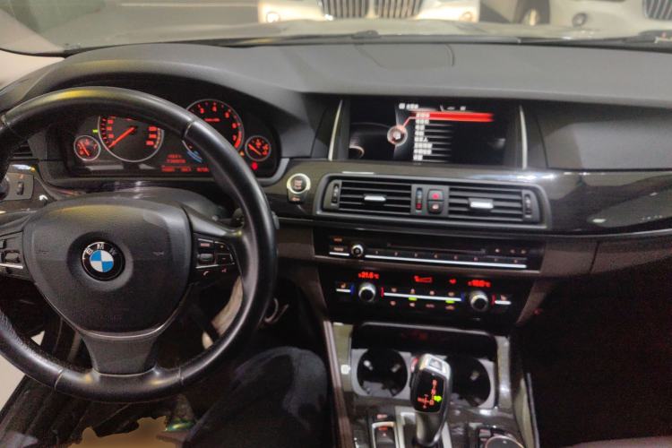 Used BMW 5 Series 2014 525Li Luxury Design Package