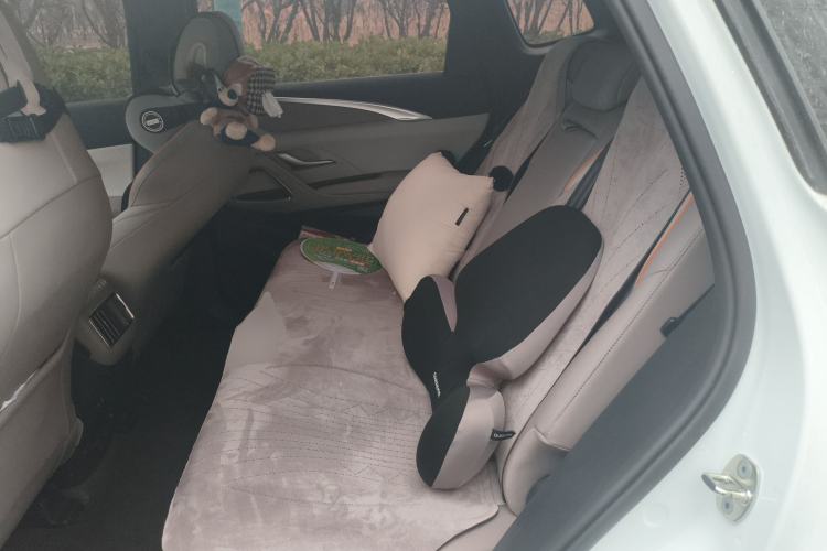 Used BYD Song Pro New Energy 2024 HONOR Edition DM-i 71KM Navigation Model
