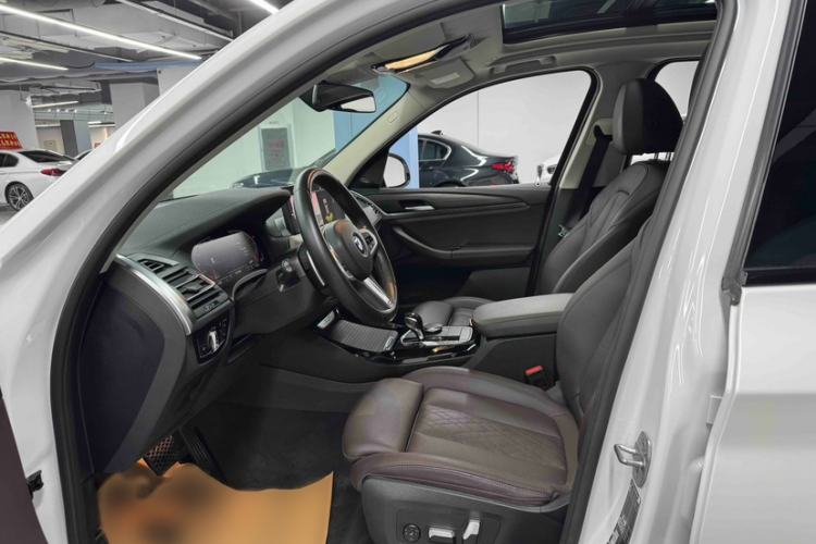 Used BMW X3 2022 xDrive30i Luxury Model M Night Sky Package Interior 4