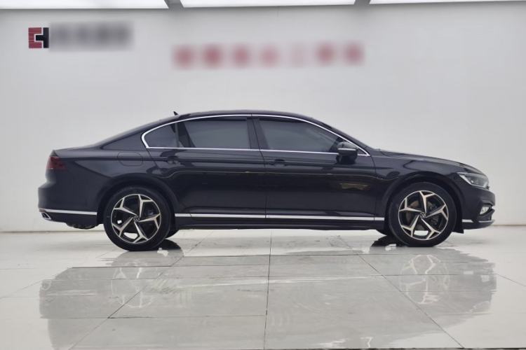 Used Volkswagen Magotan 2023 2 Million Units Limited Edition 330TSI DSG Leading Version Exterior 2