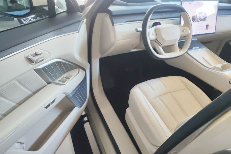 Used ONVO Luxeed L90 2025 Model—Max Six-Seater Version Driver Seat