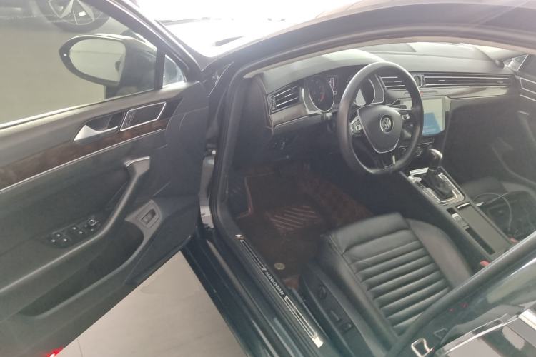 Used Volkswagen Magotan 2018 Facelift 330TSI DSG Luxury Model Driver Seat